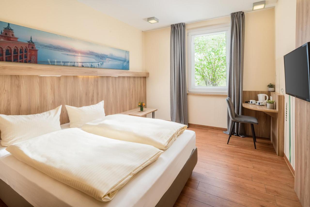 Hotel Neumarkt Berg bei Neumarkt Екстер'єр фото