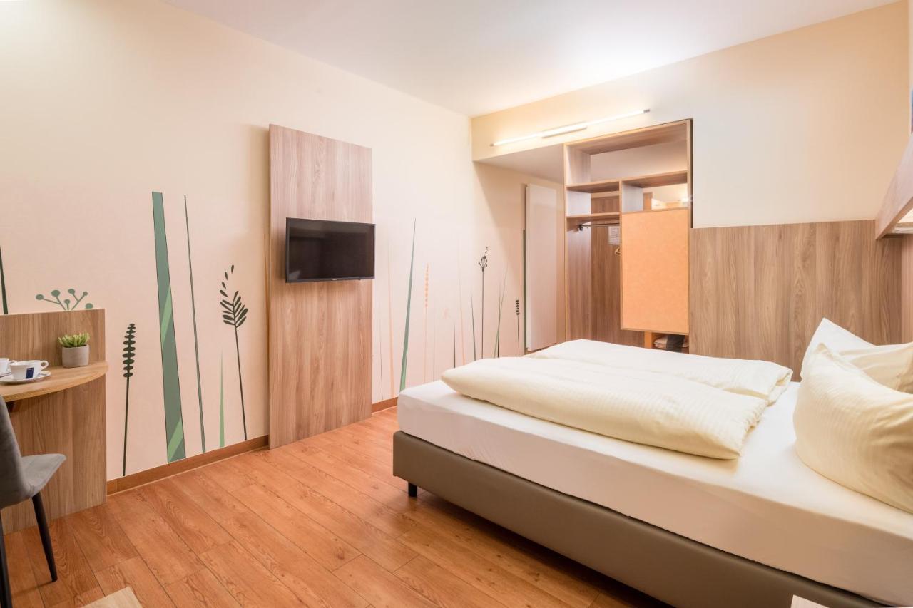 Hotel Neumarkt Berg bei Neumarkt Екстер'єр фото